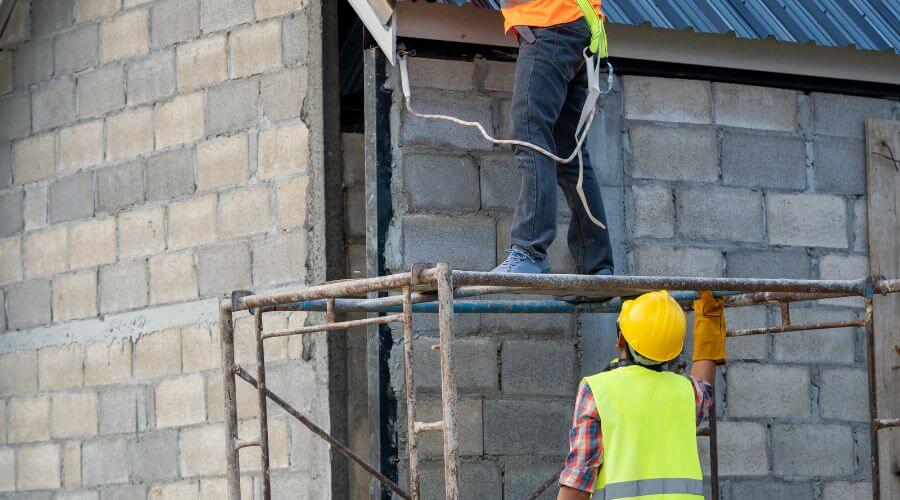 Professional gutter cleaning in Auberry, CA